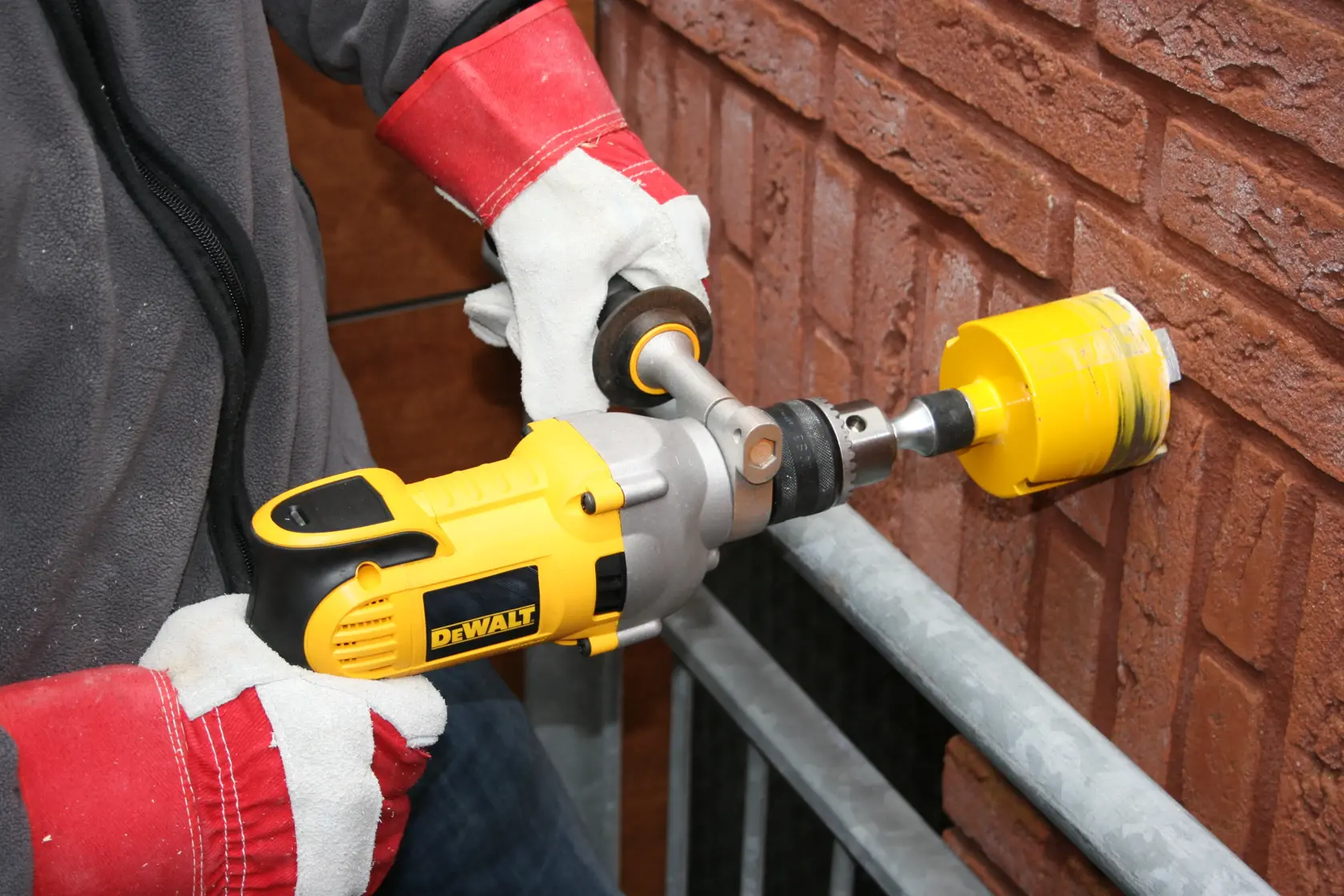 DEWALT® 2-Speed Dry Diamond Drill With 16mm Keyed Chuck