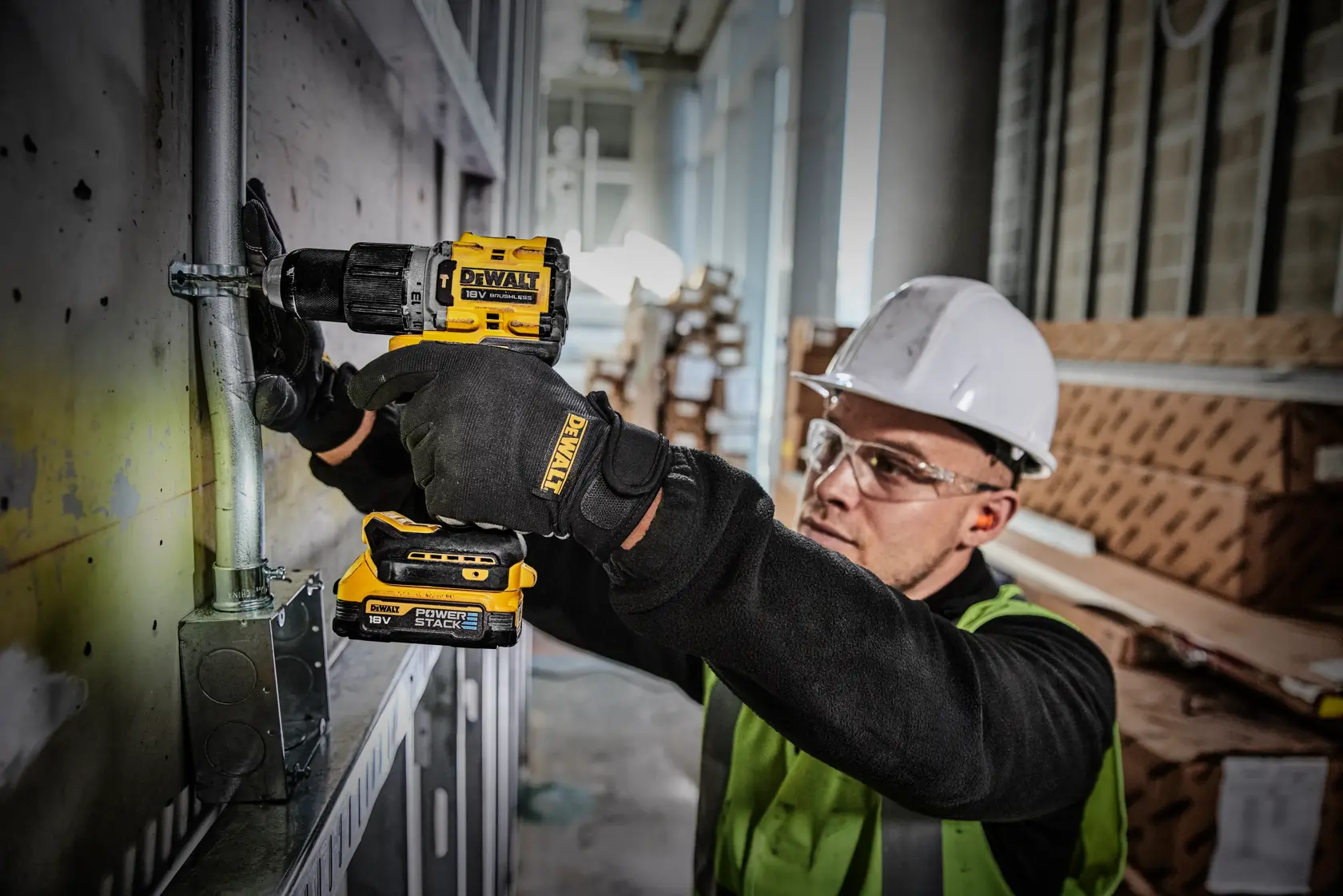 DEWALT® 18V XR® Brushless Hammer Drill Driver - 2 X 1.7Ah POWERSTACK Battery