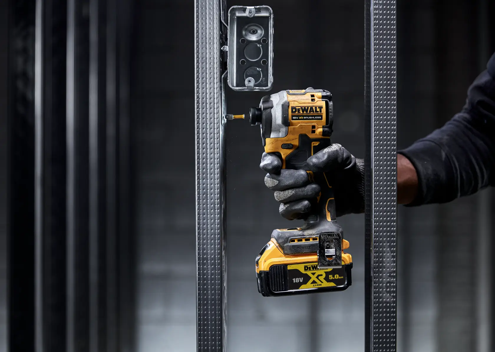 DEWALT® 18V XR® Brushless 1/4" Compact Impact Driver (Tool Only)