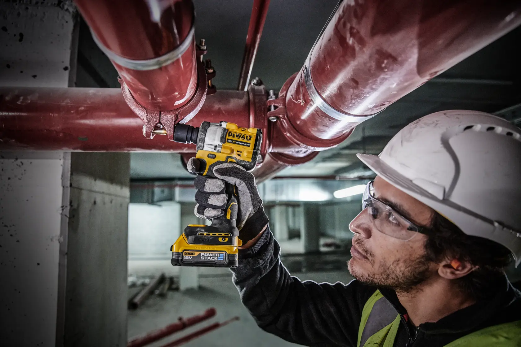 DEWALT® 18V XR® Brushless 1/2" Hog Ring Compact Impact Wrench - 2 X 1.7Ah POWERSTACK Battery