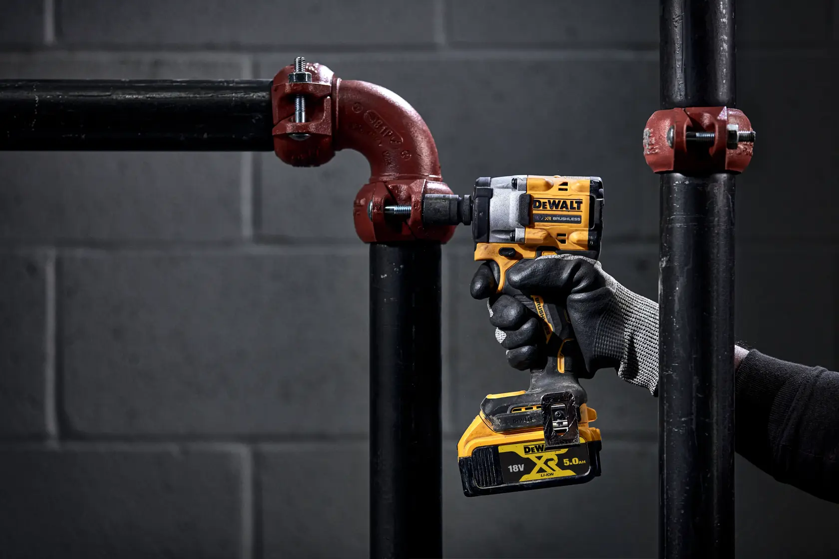 DEWALT® 18V XR® Brushless 1/2" Hog Ring Compact Impact Wrench (Tool Only)