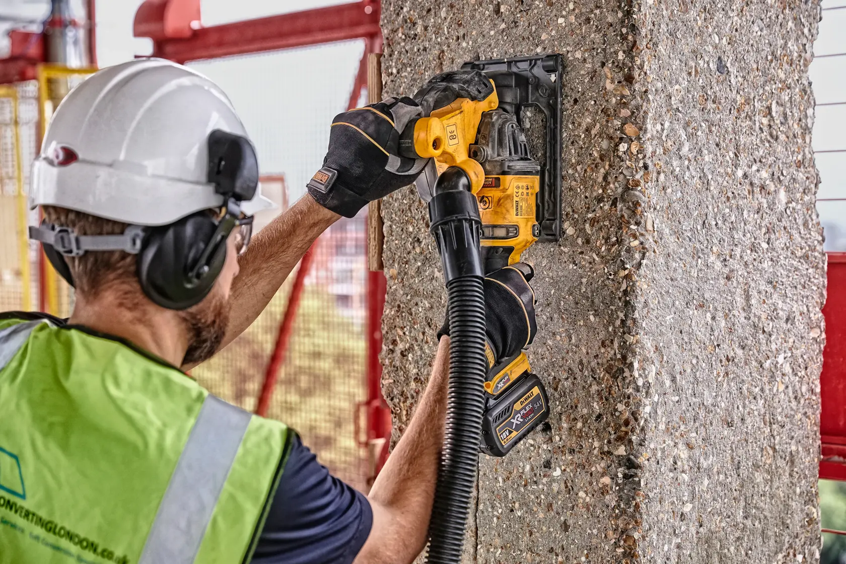 DEWALT® 54V XR® FLEXVOLT® Wall Chaser (2 X 6 Ah)