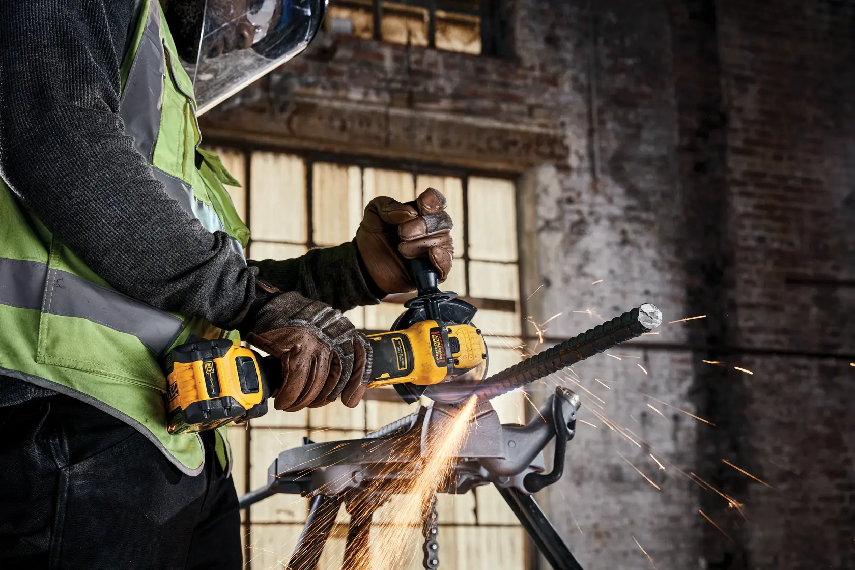 DEWALT® 18V XR® Brushless 125mm Angle Grinder with FLEXVOLT® ADVANTAGE™ (Tool Only)