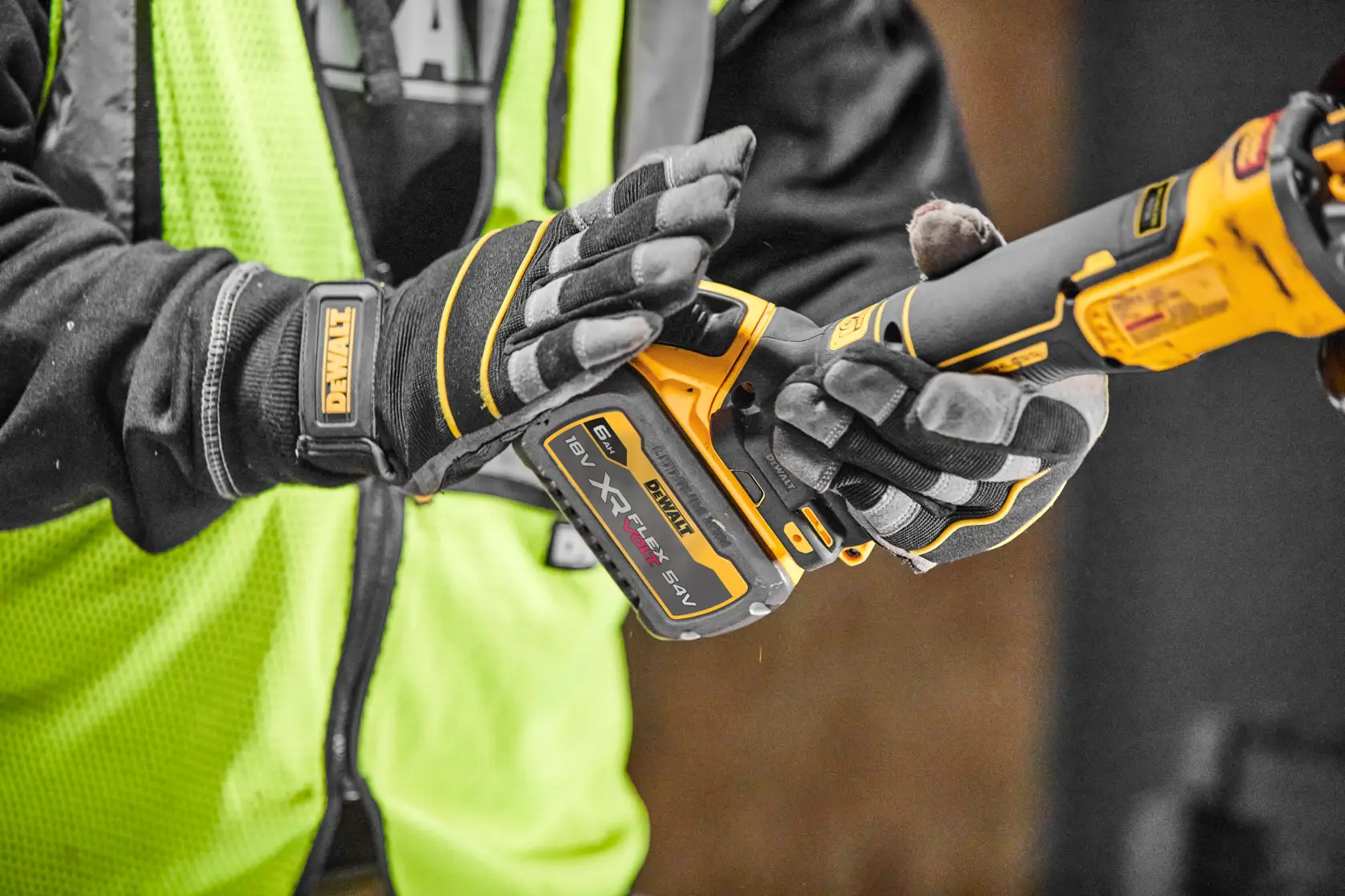 DEWALT® 18V XR® Brushless 125mm Angle Grinder with FLEXVOLT® ADVANTAGE™ (Tool Only)