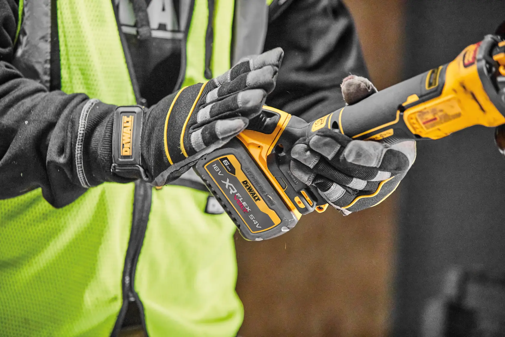 DEWALT® 18V XR® Brushless 125mm Angle Grinder - 1 x FLEXVOLT® 6Ah