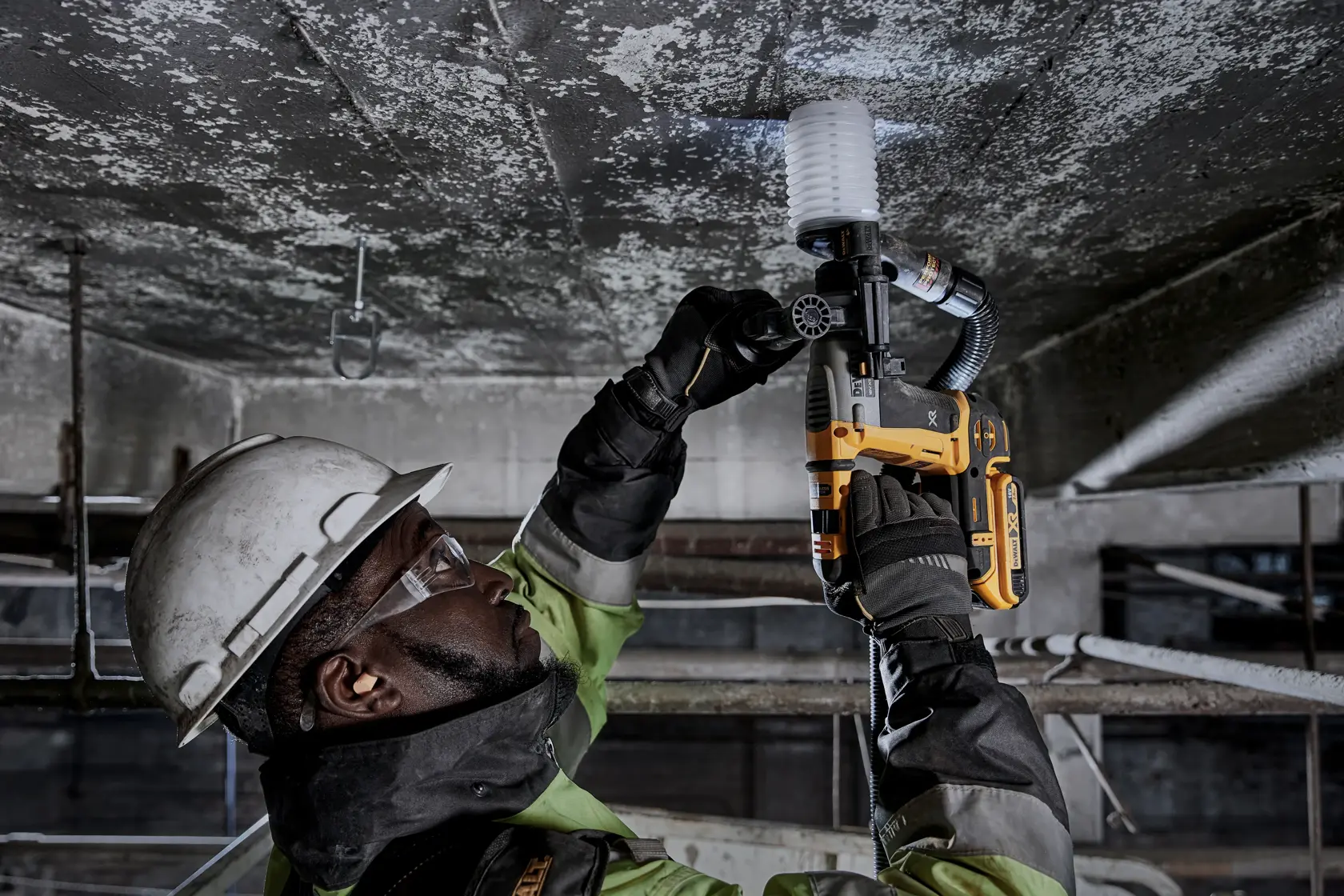 DEWALT® 18V XR® Brushless 16mm SDS Plus Hammer Drill - 2 x 2Ah