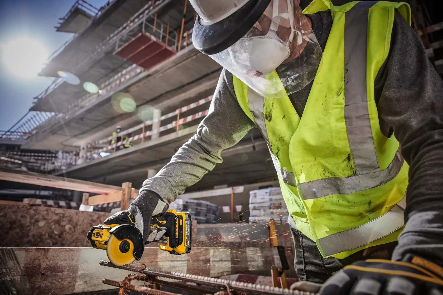 DEWALT® 18V XR® Brushless 76mm Cut-Off Tool (Tool Only)