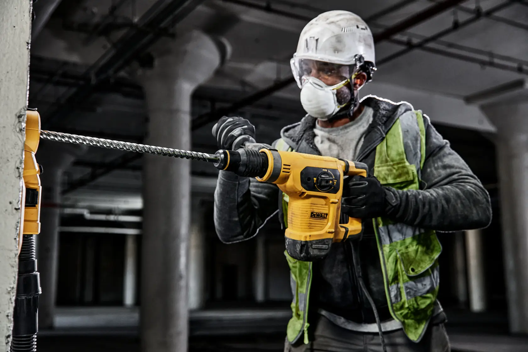 DEWALT® ELITE SERIES™ SDS Max 30mm x 570mm 4-Cutter Drill Bit