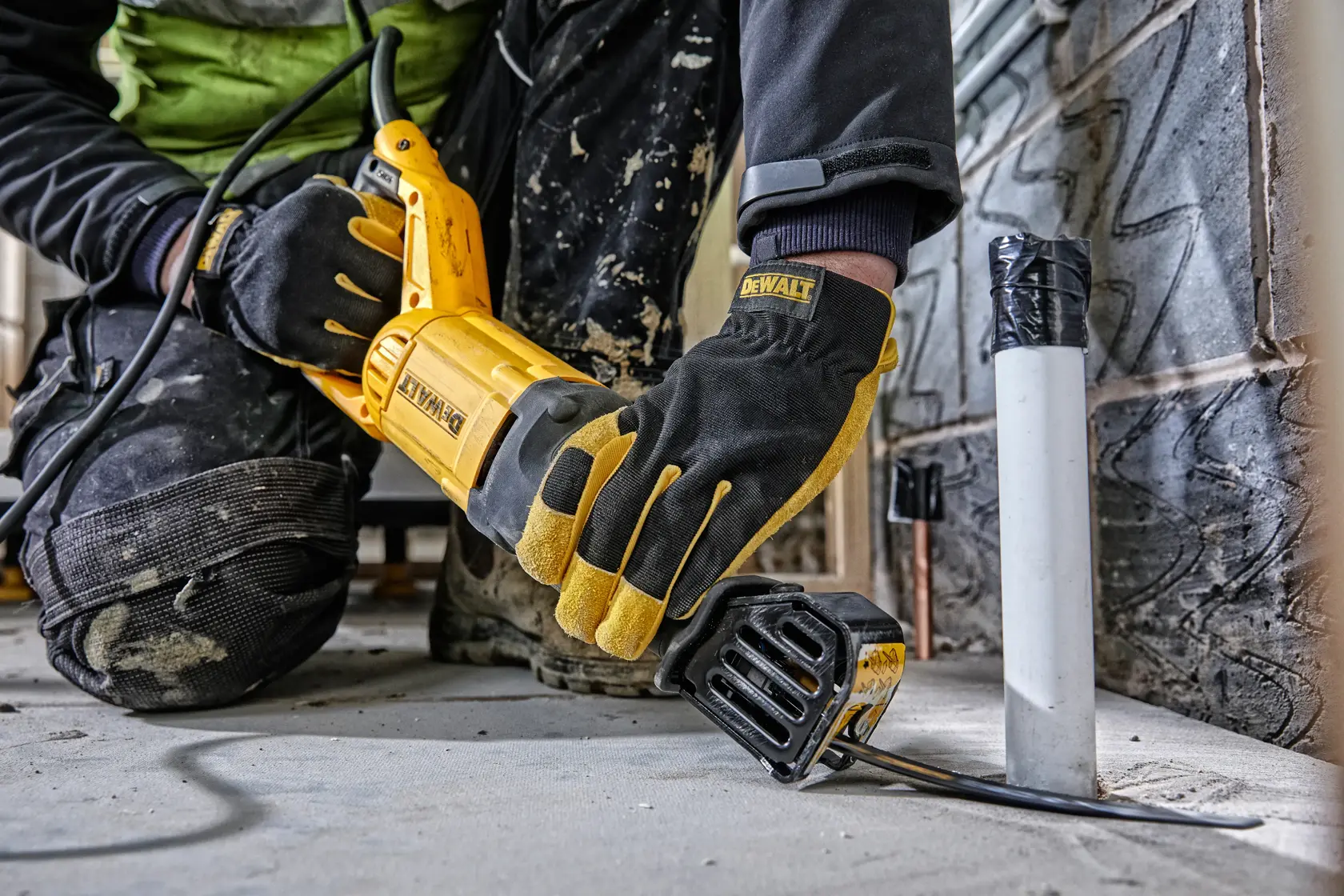 DEWALT® 1100W Reciprocating Saw