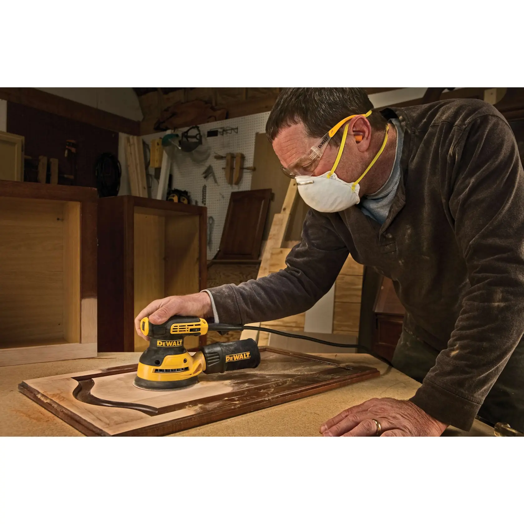 DEWALT® 126 mm Random Orbit Sander